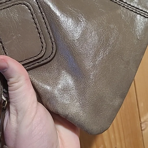 Elegant Gray Hobo Sable Wristlet - Picture 5 of 6